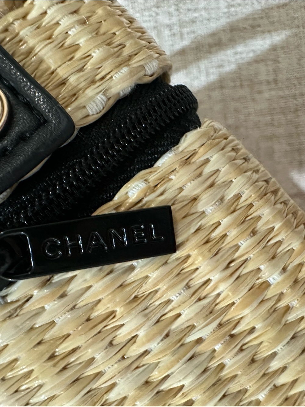 CHANEL LES BEIGES Essential Set 【 Pouch Only 】 Cosmetic Bag Beige Authentic - Picture 3 of 7